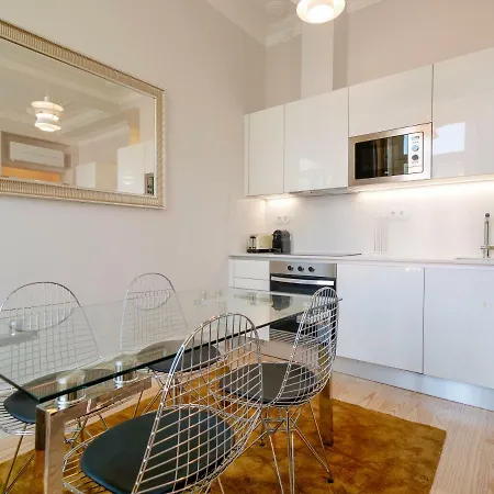 Апартаменты Augusta Street 229- 4 Dto *