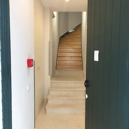 Appartement Augusta Street 229- 4 Dto
