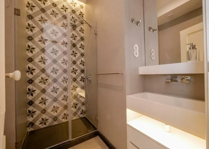 Augusta Street 229- 4 Dto